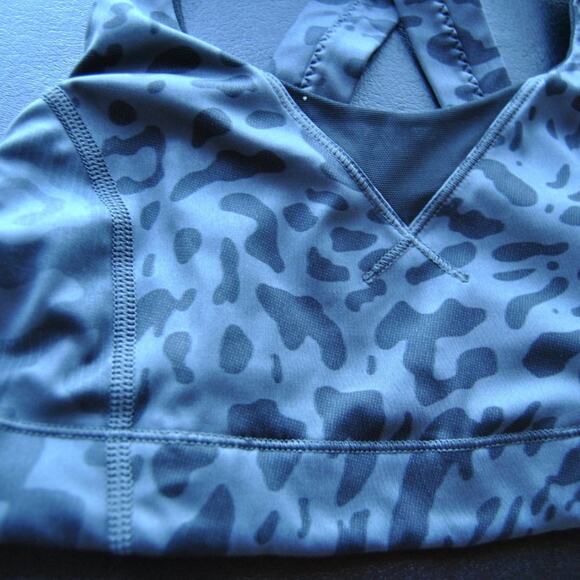 Lululemon Gray & Black Animal Print Sports Bra Size: 4 (X-Small) - Picture 5 of 5